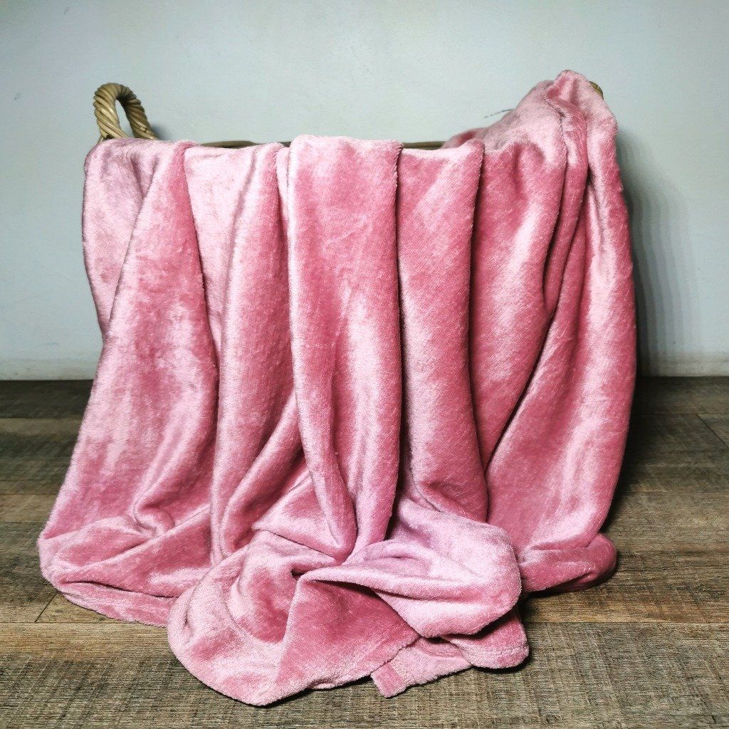 :  🛋️ Ultra-Soft Fleece Throw Blanket – Cozy, Warm & Stylish! ❄️