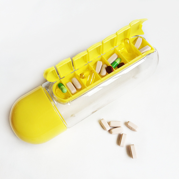 600ml Water Bottle with 7-Day Pill Organizer – Stay Hydrated & Organized On-the-Go!